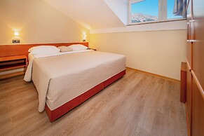 Hotel Dobrovit
