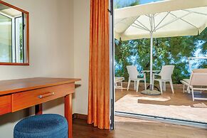 Hotel Dobrovit