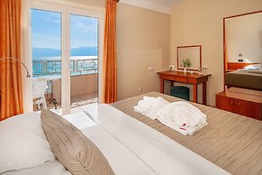 Hotel Dobrovit