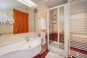 Hotel Dobrovit