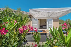 Hotel Dobrovit