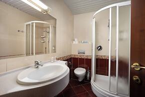 Hotel Dobrovit