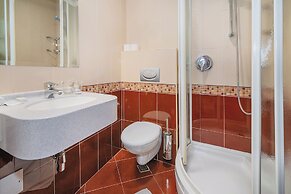Hotel Dobrovit