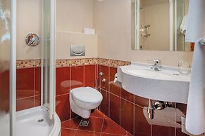 Hotel Dobrovit