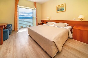 Hotel Dobrovit