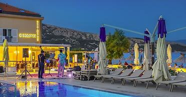 Hotel Dobrovit