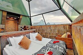 Aurora Pyramid Glass Igloos