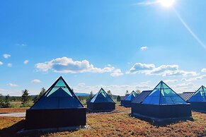 Aurora Pyramid Glass Igloos