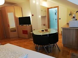 Studio Apartments Korosteljev
