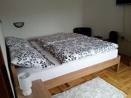Studio Apartments Korosteljev