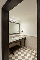 Aurika, Udaipur - Luxury by Lemon Tree Hotels