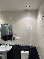 7 Baits Hotel