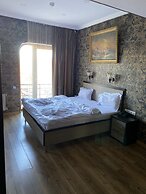 7 Baits Hotel