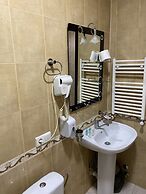 7 Baits Hotel
