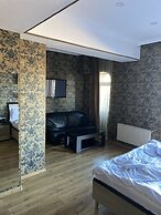 7 Baits Hotel