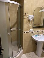 7 Baits Hotel