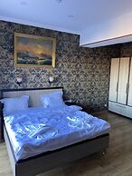 7 Baits Hotel