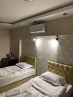 7 Baits Hotel