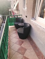 Tifani Apartment