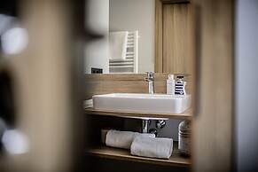 Adoro Aparthotel