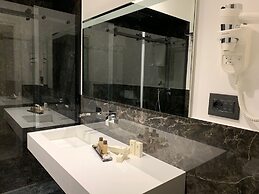 Thalya Luxury Rooms
