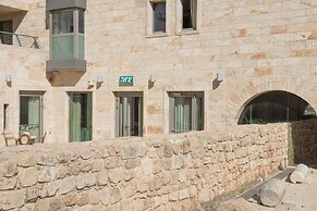 HI Akko Hostel