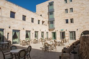 HI Akko Hostel