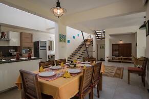 Davey's Town House