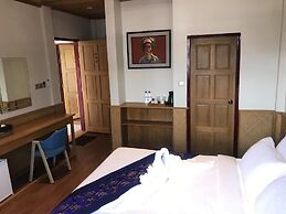 Silver Lake Hotel
