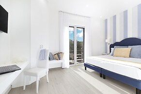 Sara Home 1