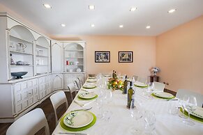 Villa Elia