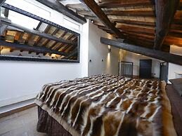 Ibernesi 1 Apartment