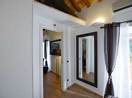 Ibernesi 1 Apartment
