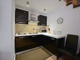 Ibernesi 1 Apartment