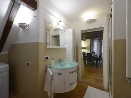 Ibernesi 2 Apartment