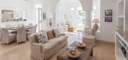 Villa Arushi