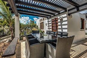 Villa Waves
