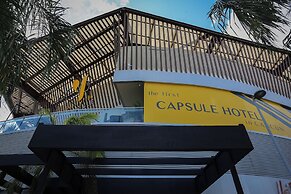 The Yellow Capsule Cancun Close to Airport