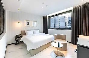 Brown Dot Hotel Jinju Chungmugong