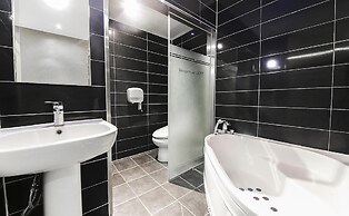 Lexy Hotel