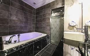 Lexy Hotel