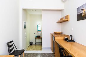Ink Hotel Phos