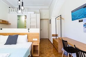 Ink Hotel Phos