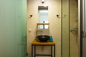 Ink Hotel Phos