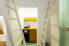 Ink Hotel Phos