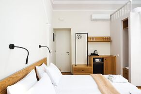 Ink Hotel Phos