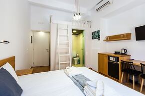 Ink Hotel Phos