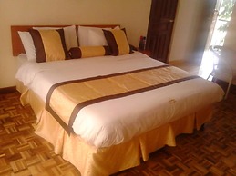 Golden Gates Hotel