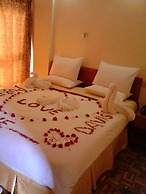 Golden Gates Hotel