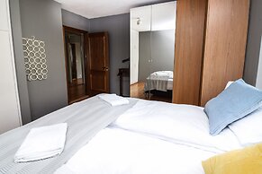 Apartment B52